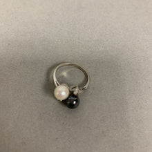 Load image into Gallery viewer, 10K White Gold Pearl Topaz Ring sz 4 (2.7g)
