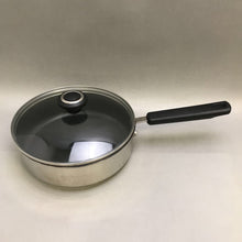 Load image into Gallery viewer, Cook&#39;s Essential 9&quot; Pot
