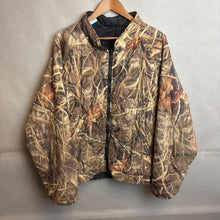 Load image into Gallery viewer, Guide Series Camo Jacket Size L
