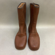 Load image into Gallery viewer, Waterproof Boots Size 9
