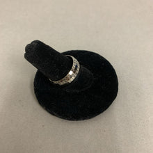 Load image into Gallery viewer, Milor Sterling Faceted Band Ring sz 7
