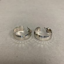 Load image into Gallery viewer, Milor Sterling Faceted Hoop Earrings (1&quot;)
