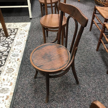 Load image into Gallery viewer, Chair (35x18x18)
