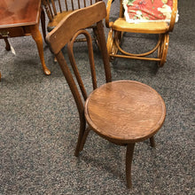 Load image into Gallery viewer, Chair (35x18x18)

