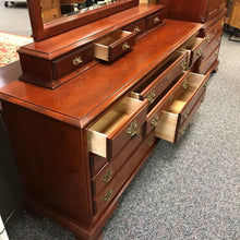 Load image into Gallery viewer, Dresser 8 Drawer w/Mirror (81x66x19)
