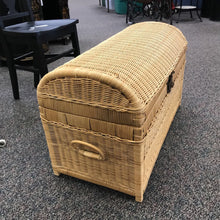 Load image into Gallery viewer, Basket Trunk / Chest (18x32x15)
