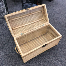 Load image into Gallery viewer, Basket Trunk / Chest (18x32x15)
