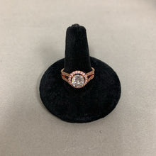 Load image into Gallery viewer, 10K Rose Gold Cubic Zirconia Engagement Ring sz 8 (3.7g)
