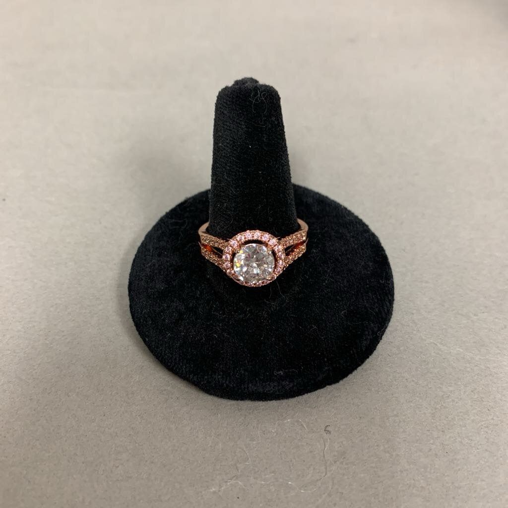 10K Rose Gold Cubic Zirconia Engagement Ring sz 8 (3.7g)