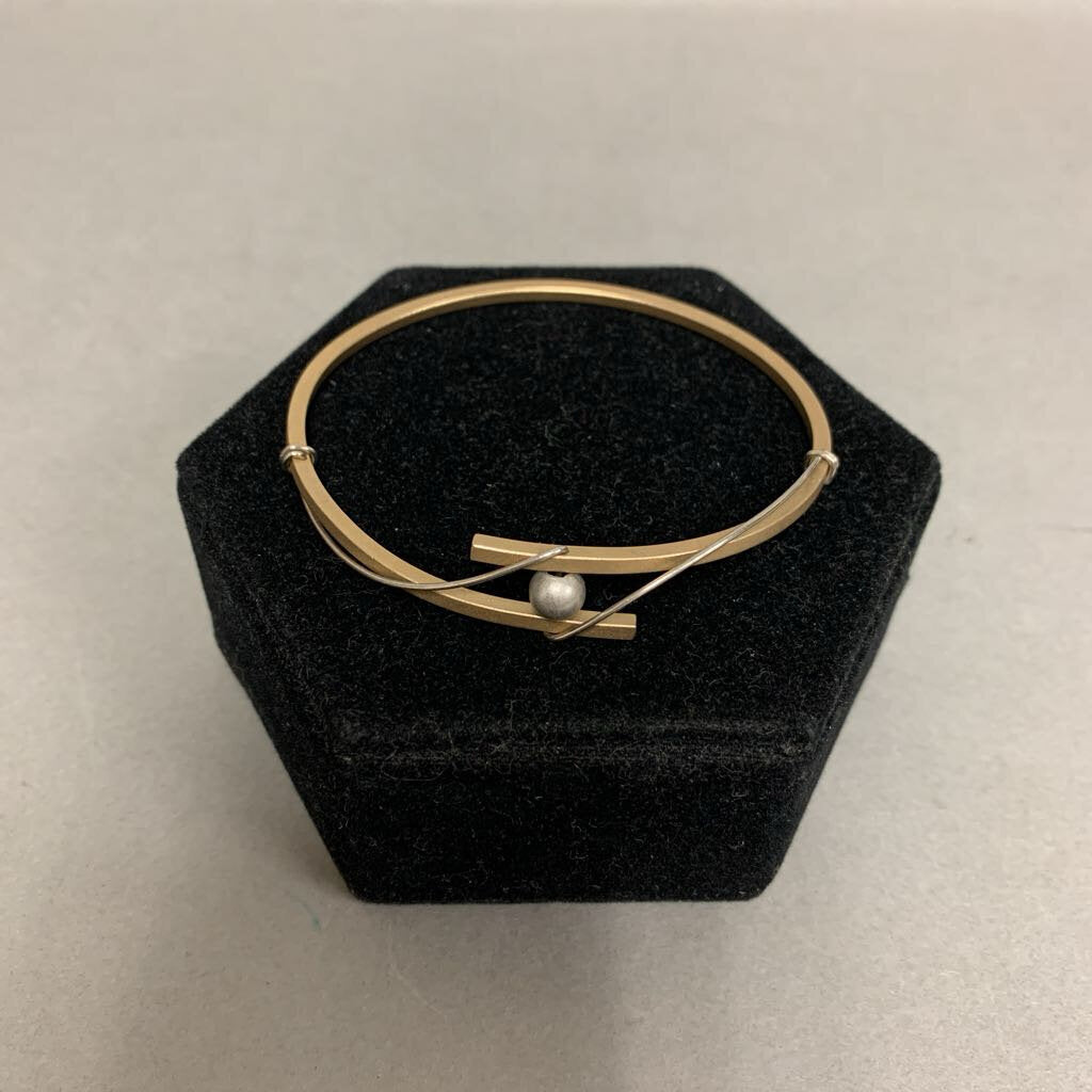 14K Gold Sterling Modern Design Bangle Bracelet (2.5
