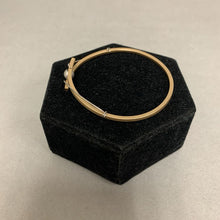Load image into Gallery viewer, 14K Gold Sterling Modern Design Bangle Bracelet (2.5&quot; Diameter) (10.8g)
