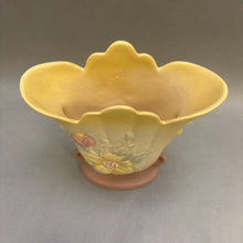 Load image into Gallery viewer, Hull Pottery Magnolia Vase #USA-1 (~8.75&quot;)
