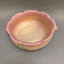 Load image into Gallery viewer, Hull Pottery Wild Rose Jardiniere / Planter #521 (~3x7x5.5)
