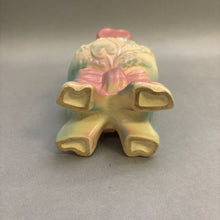 Load image into Gallery viewer, Hull Pottery &#39;Bow Knot&#39; Wildflower Vase (6&quot;)
