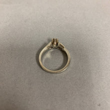 Load image into Gallery viewer, 14K White Gold Diamond Engagement Ring sz 6 (4.3g)
