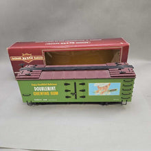 Load image into Gallery viewer, Bachmann G-Scale Train Car - Wrigley Doublemint Chewing Gum (6.5x22x5)
