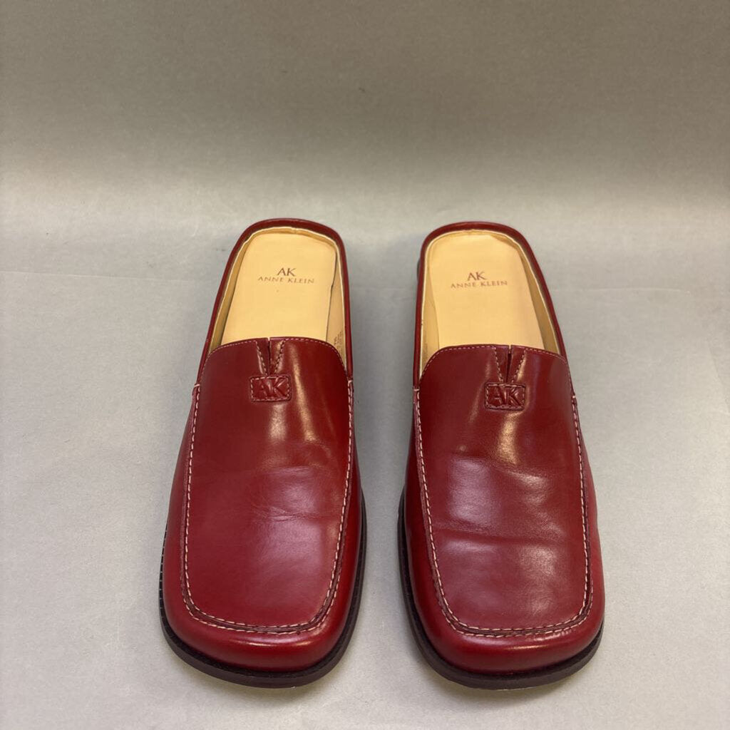 NIB Anne Klein Ladies Red Slip On Shoes Size 9