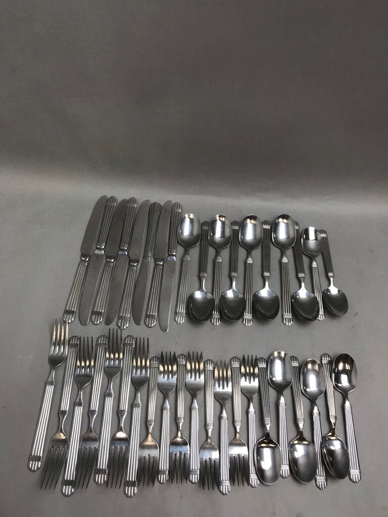 Stainless 39 Piece Set of Farberware Flatware