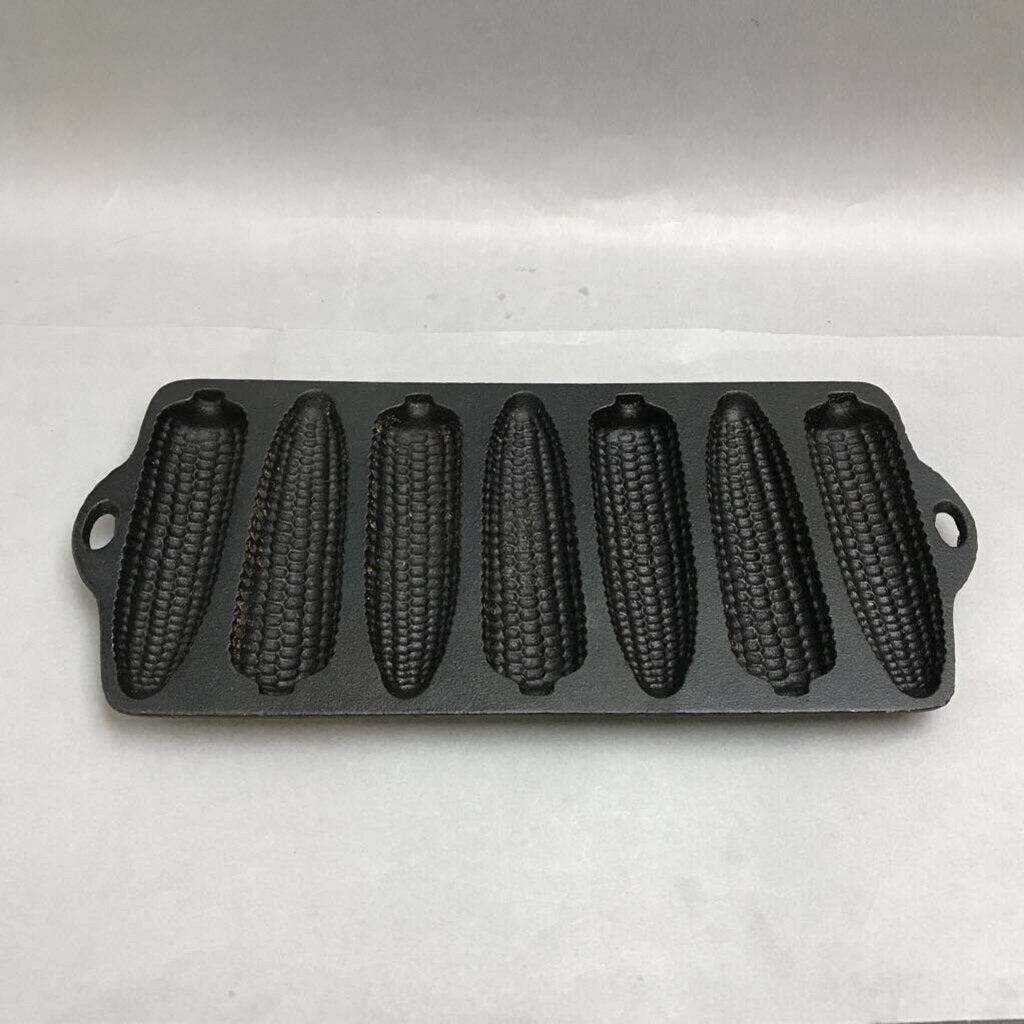 Vintage Cast Iron 7 Corn Cob Cornbread Pan (12.5x5.5)