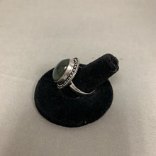 Load image into Gallery viewer, Silver Plated Labradorite Ring sz 9

