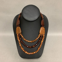Load image into Gallery viewer, Vintage Mid Century Wood Bead Bib Necklace (19&quot;)
