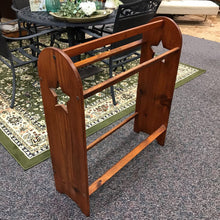 Load image into Gallery viewer, Quilt Rack (36x32x11)
