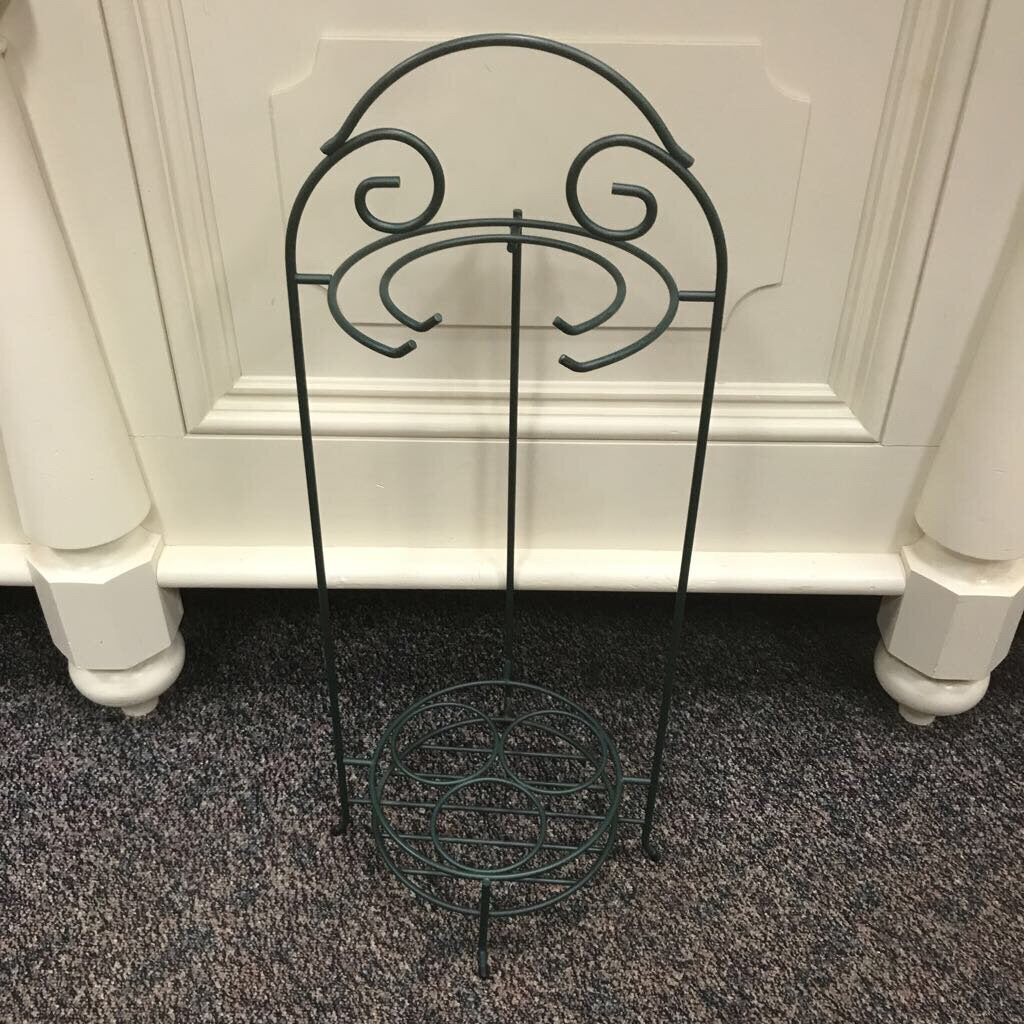 Green Decorative Metal Wine Buffet Rack (29x11)