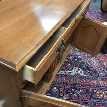 Load image into Gallery viewer, Buffet (32x44x18)
