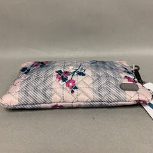 Load image into Gallery viewer, Lug Gray Pearl Peekaboo Pouch Wristlet Purse NWT (5x8&quot;)
