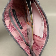 Load image into Gallery viewer, Lug Gray Pearl Peekaboo Pouch Wristlet Purse NWT (5x8&quot;)
