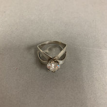 Load image into Gallery viewer, Vintage DQ Sterling Heart Shaped CZ RIng sz 8
