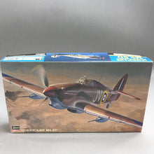 Load image into Gallery viewer, Hasegawa Hawker Hurricane Mk IID; 1/48-Scale Model Kit (2x13.5x7.5)
