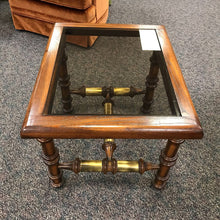 Load image into Gallery viewer, End Table with Glass Inset (20x27x22)
