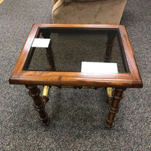 Load image into Gallery viewer, End Table with Glass Inset (20x27x22)
