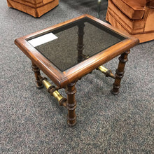 Load image into Gallery viewer, End Table with Glass Inset (20x27x22)
