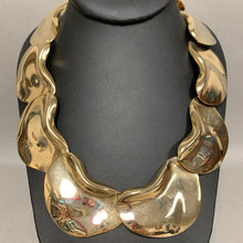 Load image into Gallery viewer, Vintage Goldtone Chunky Collar Statement Necklace (19&quot;)
