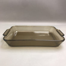 Load image into Gallery viewer, Anchor Hocking Ovenware Amber 4qt Rectangular Baking Dish #1044
