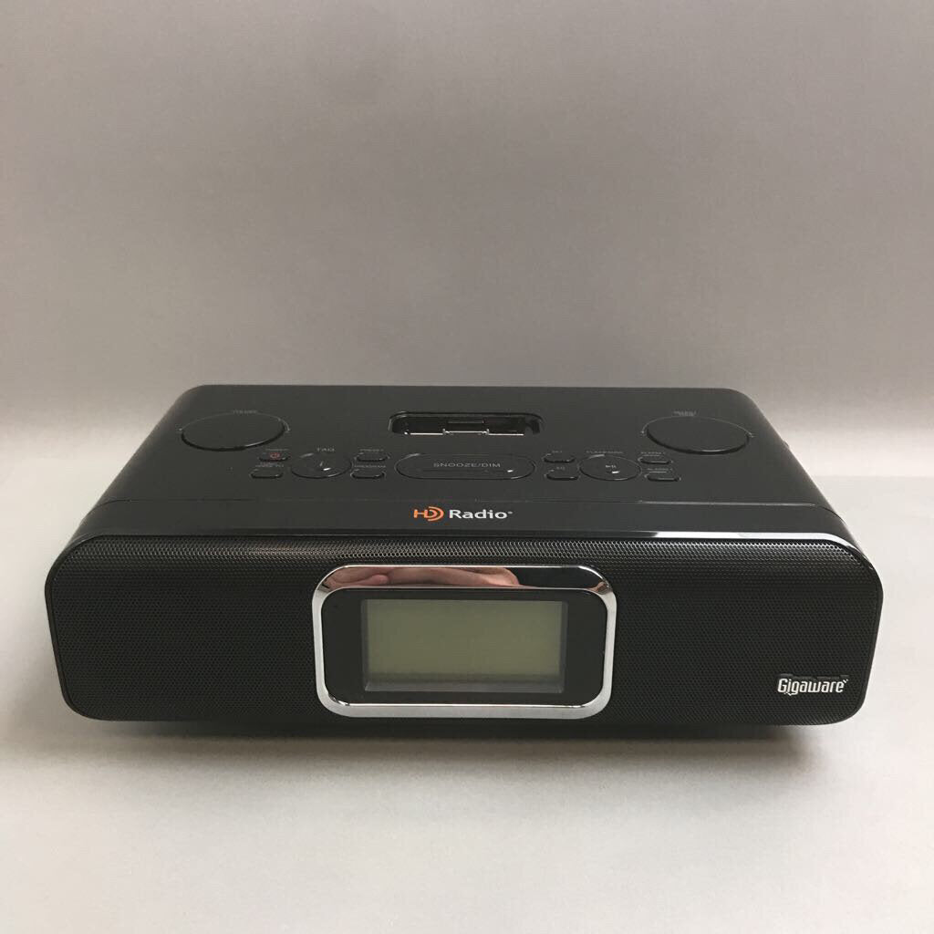 Gigaware HD Radio & 30-Pin Ipod/iPhone Dock (4x12x7)