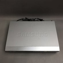 Load image into Gallery viewer, Gigaware HD Radio &amp; 30-Pin Ipod/iPhone Dock (4x12x7)
