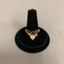 Load image into Gallery viewer, 14K Gold Cubic Zirconia Ring sz 8 (3.2g)
