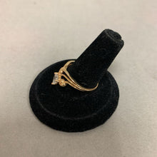 Load image into Gallery viewer, 14K Gold Cubic Zirconia Ring sz 8 (3.2g)
