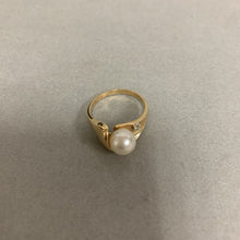 Load image into Gallery viewer, 14K Gold Pearl Diamond Ring sz 8 (4.7g)
