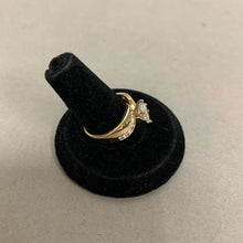 Load image into Gallery viewer, 14K Gold Cubic Zirconia Ring sz 8 (3.8g)
