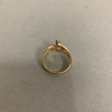 Load image into Gallery viewer, 14K Gold Cubic Zirconia Ring sz 8 (3.8g)
