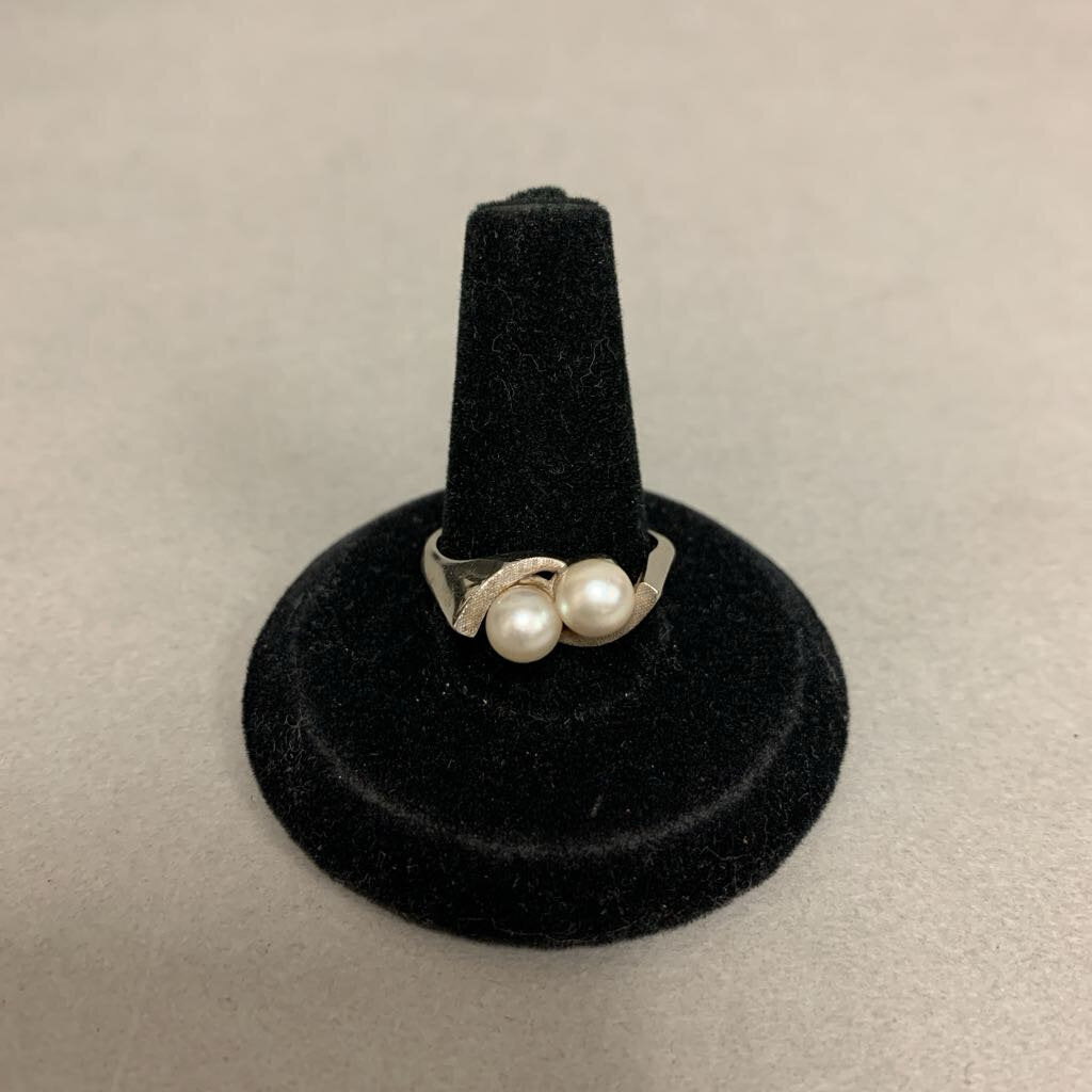 10K White Gold Pearl Ring sz 8 (4.4g)