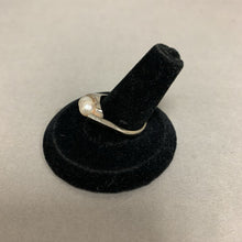Load image into Gallery viewer, 10K White Gold Pearl Ring sz 8 (4.4g)
