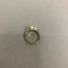 Load image into Gallery viewer, 10K White Gold Pearl Ring sz 8 (4.4g)
