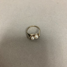 Load image into Gallery viewer, 10K White Gold Pearl Ring sz 8 (4.4g)
