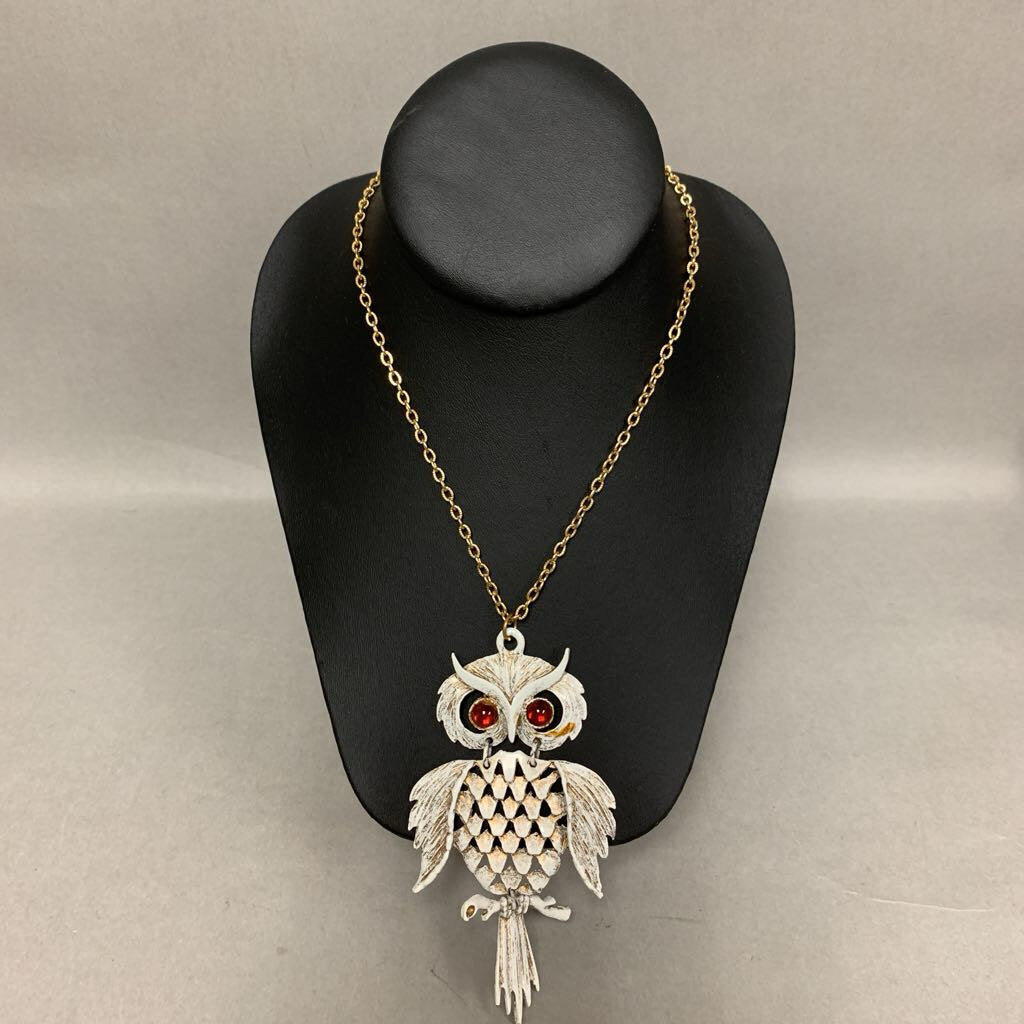 Vintage Articulated Goldtone White Enamel Owl Necklace (4.5