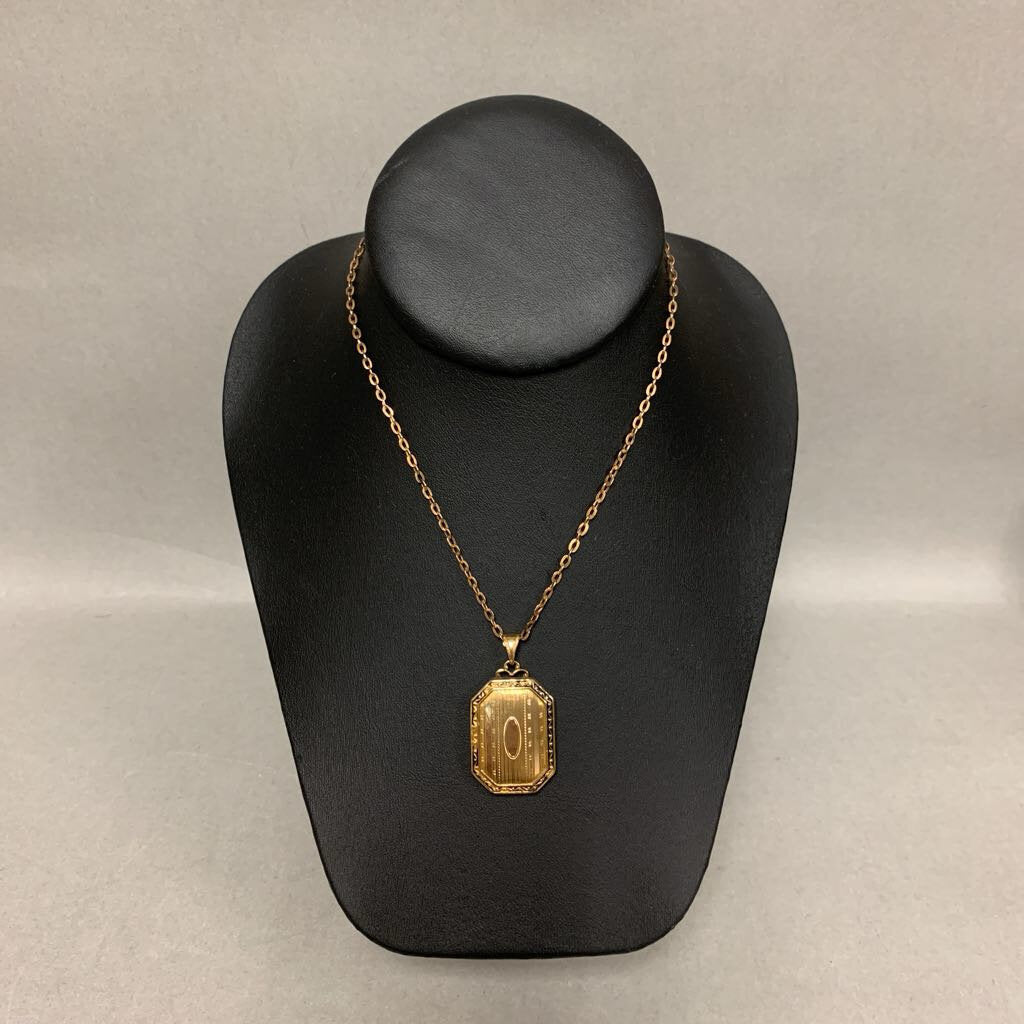 Vintage Hayward Gold Filled Rectangular Photo Locket on 14